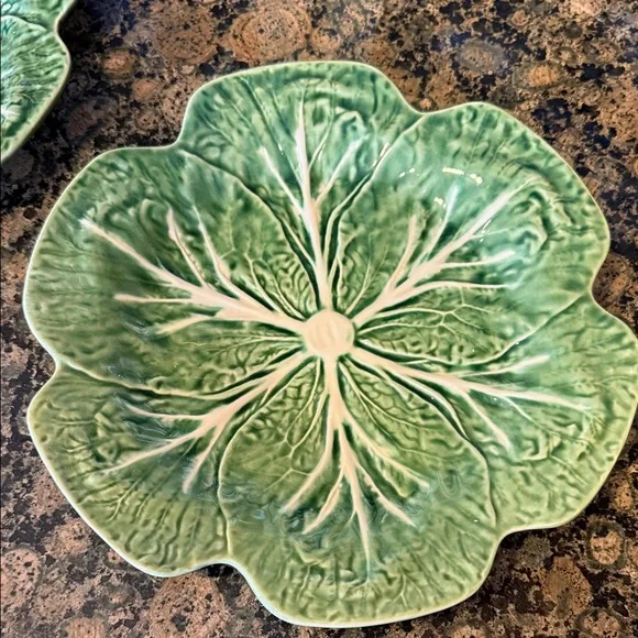 Leafy Green Ceramic Serveware Set - Picture 3 of 4